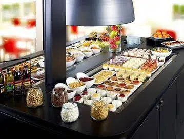 ホテル Campanile - Parc Des Expositions