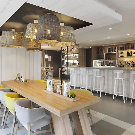 ホテル Campanile - Parc Des Expositions 3*