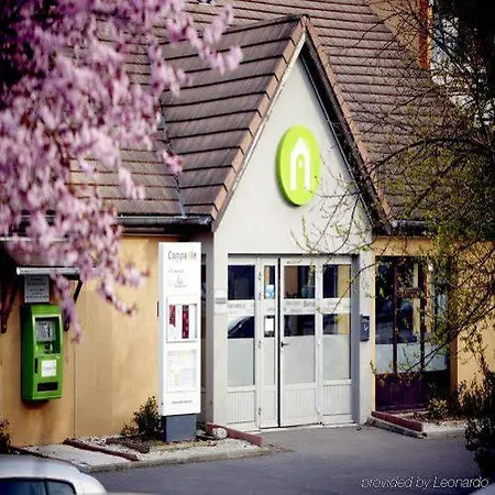 ホテル Campanile - Parc Des Expositions